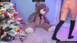 redsparrrow  fucks herself in red dildo