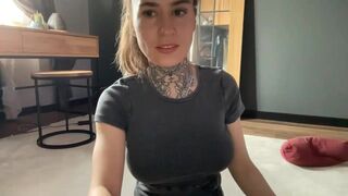 katyakatana Mature bitch spreads her sexy legs