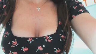 amber_fry Busty lady masturbates the fornt cap with a sex toy