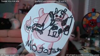 xmissmoxxix Cute chick fucks herself with sex toys