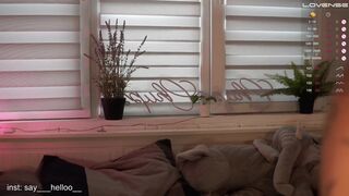 69chupachups Pretty chick fucks pussy with phallus