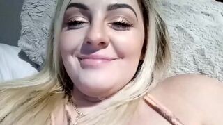 kels333 chaturbate Desired chick caresses juicy holes