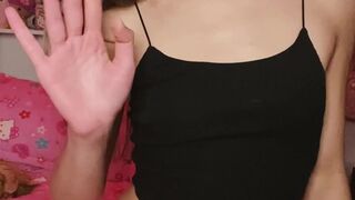 sleepyfae onlyfans  slender model pulls pussy