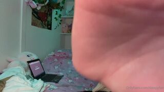 sleepyfae onlyfans blonde slut twirls elastic booty