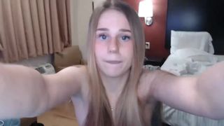 strawberry141 Sultry brunette