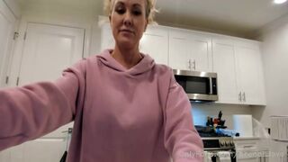 Brandi Love aka brandi_love onlyfans incendiary ukrainian shows off huge buffers