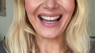 Arabella De Rose aka Hotwife aka arabelladerose onlyfans shrews confused fucks her pussy with a phallus