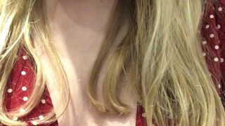 Haileyhatezyou onlyfans  loves her rubber toy