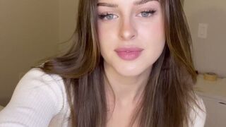 Alexia Rae aka Alexiaxrae onlyfans lustful chatting in free chat