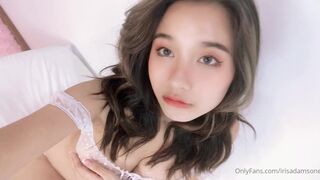 Iris Adamsone onlyfans cute skin spotted the charms and began to dress