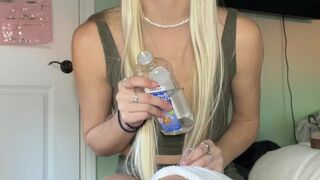 Goddess Kaylee aka xomaddykxo onlyfans young bitch fucks herself with sex toys