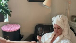 Madison Winter aka MadiTown onlyfans busty cockroach dancing striptease