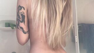 Erin James aka erinmiajames onlyfans mature hottie caresses shaved cunt