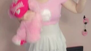 Abrie Baby aka abriebaby onlyfans charismatic girl jerking juicy holes