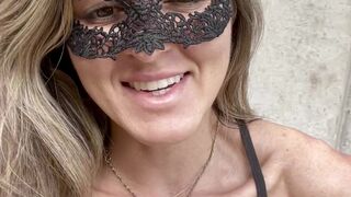 fitbryceadams onlyfans pretty lady fucking pussy with sex machine