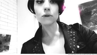 Jessica Ryan aka cultofjessicaryan onlyfans  handjob in fornt of the camera