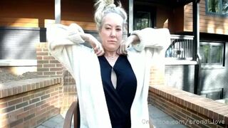 Brandi Love aka brandi_love onlyfans lustful nipple demonstrates juicy ass