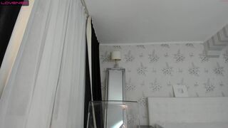 cum4myass chaturbate bitch drummed with glass dick