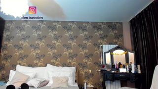 goldylocks13 loves to cum on camera