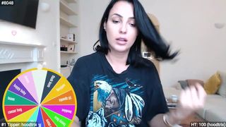 misskreazy a woman with a wide pelvis gets shaved cunt