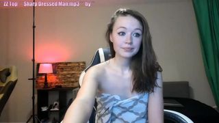 anabelleleigh teen black-haired chick talks coquettishly on camera