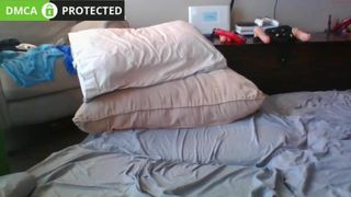 flaminhotman luxurious bitch fucks pussy with phallus