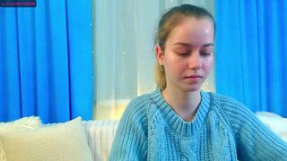 _anna_aa december-1-2022 camhooker