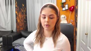 simply_lily most recent december-5-2022