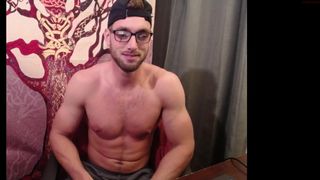 tayloroaks beautiful model seduces with big booty