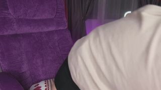 molly_doolly puts his fingers in the ass