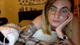 hugh_g_reckshin jerking off sitting on the edge of the bed