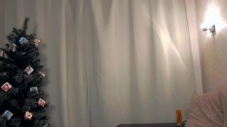 AaaCoverme хочет реального члена в свою киску