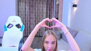 lolliis 18-August-2023 latest skinny teen cam show on porn