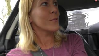 Analgeile Schlampe im Parkhaus gefickt mit Miley-Weasel [https vk.com club160472140] [Relax For You]