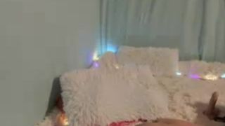 milanashka Sexy babe hammering herself in both slits