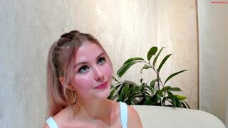 [chaturbate] steffanie_blue showed boobs for tokens