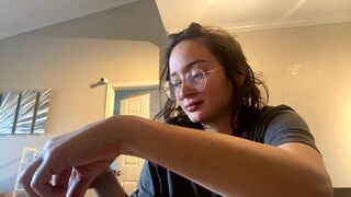 hali0324 Jan-15-2024 touches herself