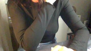 lillyandhertoyy January-29-2024 naked fucks herself