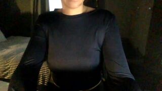 lillyandhertoyy Feb-2-2024 beautiful webcam doll