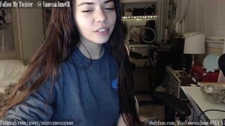 missvanessajune wicked girl fingers her shaved holes