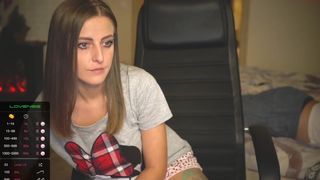 heavenly_bliss_ cute female fucking herself with phallus