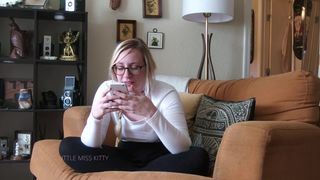 littlemisskitty91 manyvids young chicks dance striptease