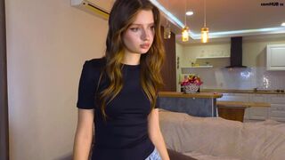 Annisdwight Chaturbate 14-08-2024 Plays With A Vulva