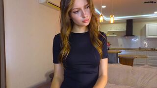 Annisdwight Chaturbate 23-08-2024 Showed Her Rear View