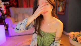 _1s___ Chaturbate Nov-28-2024 Beautiful Babe Caresses Her Clit