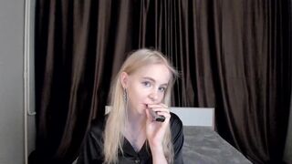 Sweete_Sofia Chaturbate Jan-11-2025 The Birds And The Bees