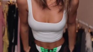 rachel cook onlyfans May-07-2025 shaved tight vulva