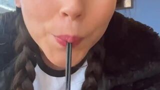 violet summers onlyfans May-05-2025 public show