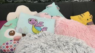 sellapink obnoxious mare fucks clit fingers