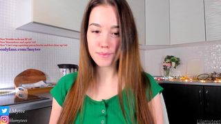 lilamytee1 hot passion fucks pussy with phallus